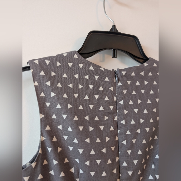 Birds of North America Grey Cotton Dress w/ Pockets Made in Canada - Picture 8 of 9